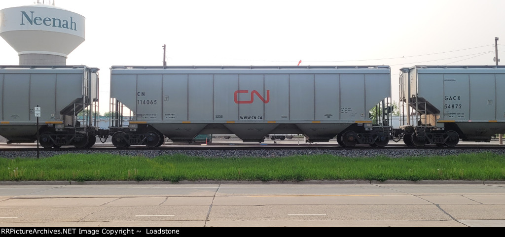 CN 114065